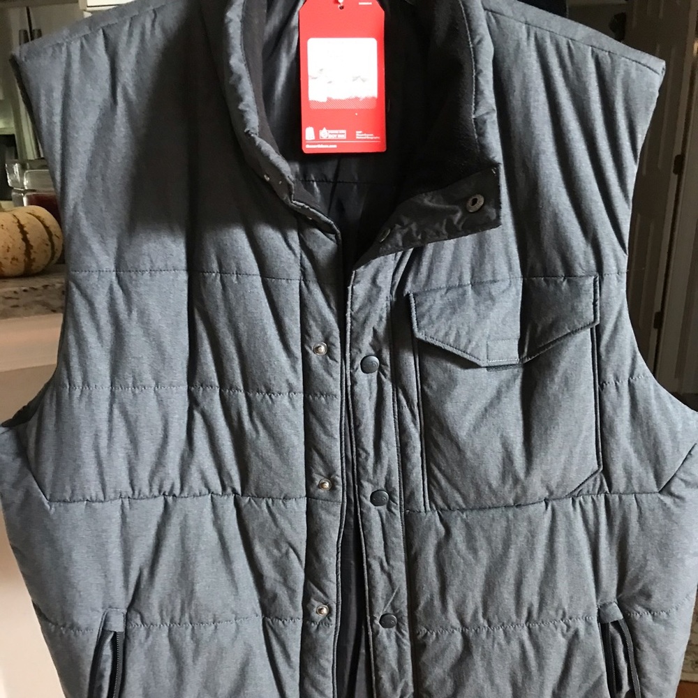 Men’s Authentic North Face Vest.